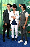 Jonas Brothers - Teen Choice Awards 2008 Blogdelatele-jonas-TCA-3