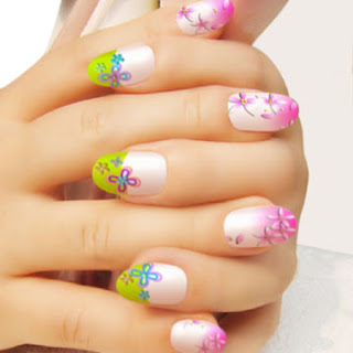 اكسسوارات لتزين الاظافر: Nail2