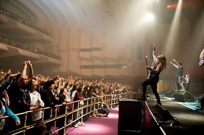 Fotos da banda no Japão !! 2630