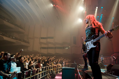 Fotos da banda no Japão !! 2632