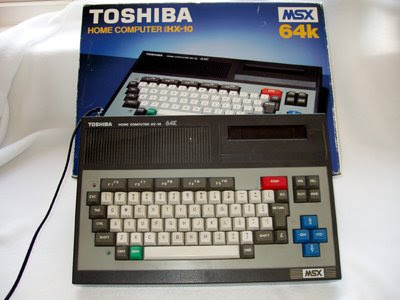 (  -_-) les bonnes vieilles consoles et les ordinateurs retro en forces!!!! Mach_-_Toshiba_MSX___Box_only