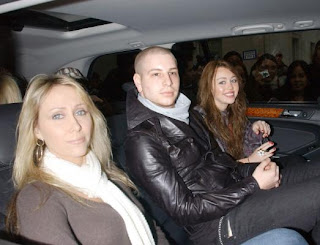 Pictures of Miley and her Mom Normal_1090u