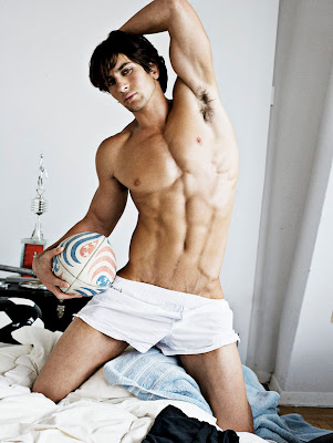 Daily Hunk- Beyonce Videoclip Answered Lee3