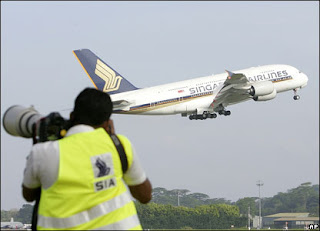 The Airbus A380 super-jumbo Makes First Commercial Flight to Heathrow, London 1