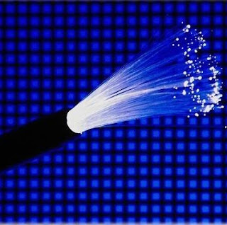 récord mundial al transmitir datos a una velocidad de un terabite/segundo por km Optical_Fiber_Cable