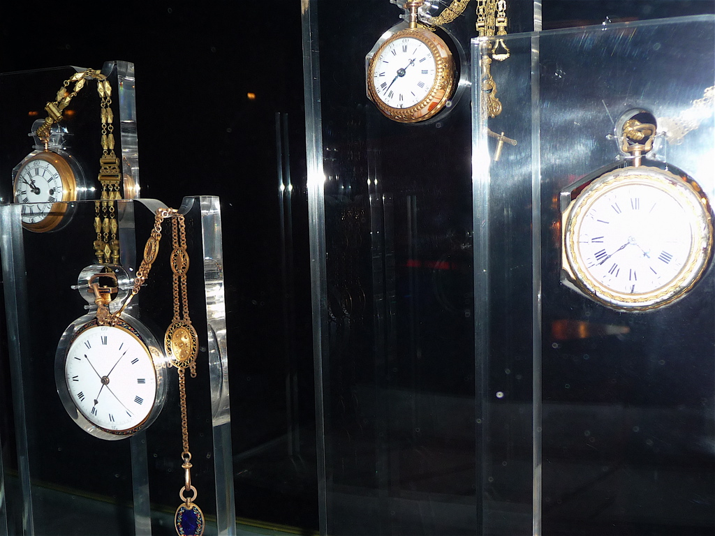  - Le Pavillon des Montres et Horloges de la Cité Interdite… Gugongcollection-26