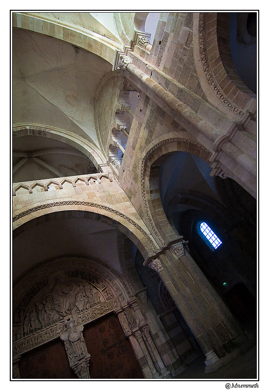 Basilique Sainte-Marie-Madeleine de Vézelay Eglise01