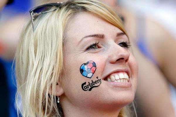 Chicks of Euro 2012 - Page 3 1547179