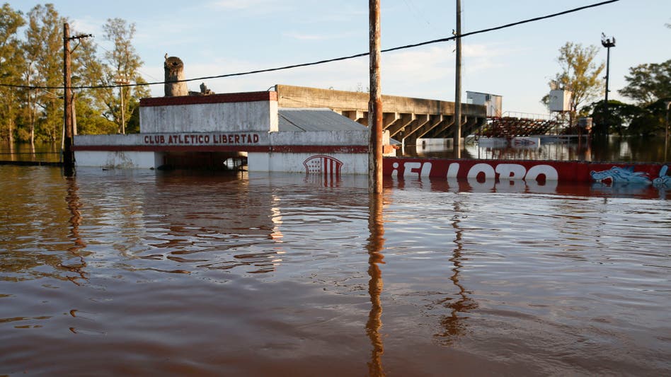 Argentina: inundaciones Crecidas-en-el-litoral-2134234w948