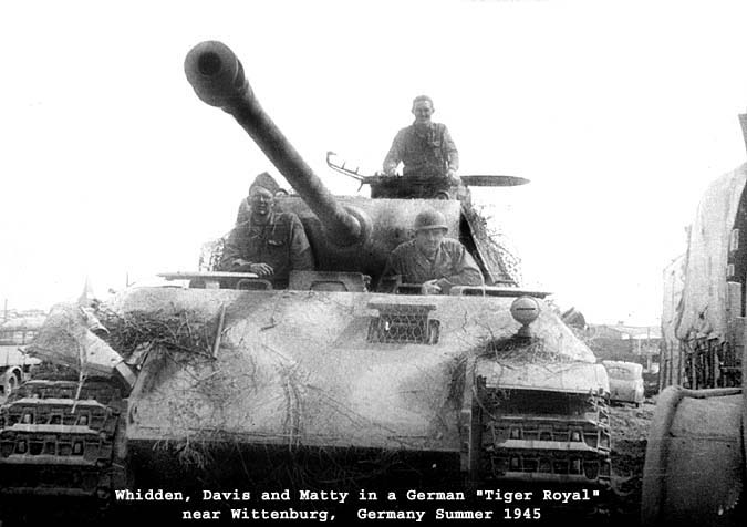 Un panther D,survivant en 1945........... SB188W