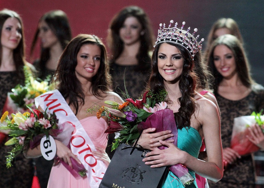 بالصور ملكة جمال أوكرانيا عام 2012 بالاضافة لبعض الصور للحفل  1345284822_miss_ukraina-2012