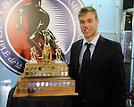 Eddie Powers Memorial Trophy (Top Scorer aus der OHL) I0000wLS6Qo0KAaw