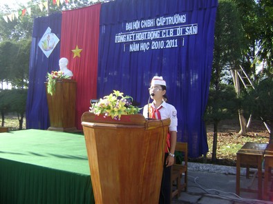 ĐẠI HỘI CHÁU NGOAN BÁC HỒ CẤP TRƯỜNG . Năm học : 2010 - 2011 DSC00005.jpg