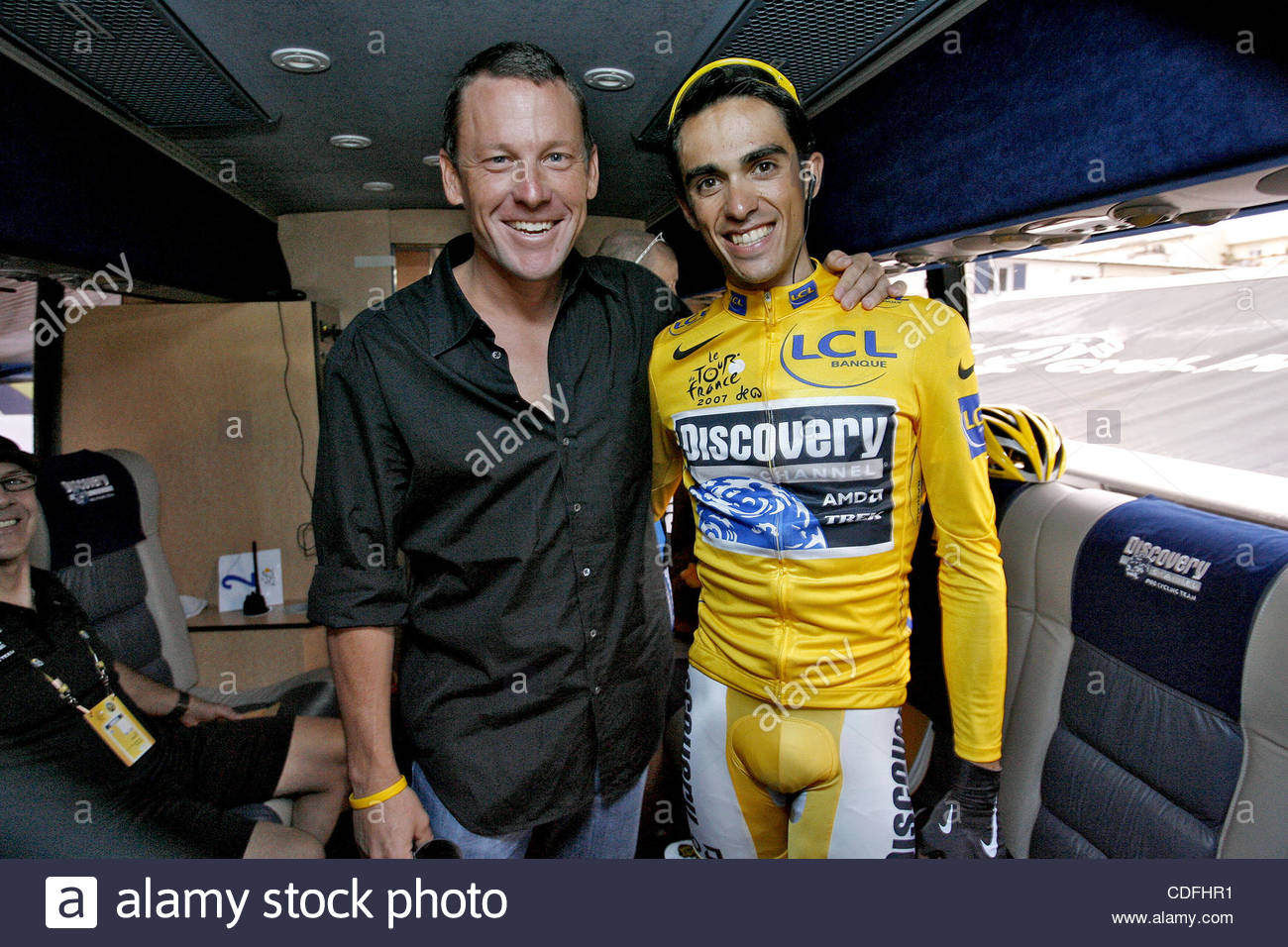 ¿Cuánto mide Lance Armstrong? - Real height Jul-29-2007-marcoussis-france-2007-tour-de-france-champion-and-discovery-CDFHR1
