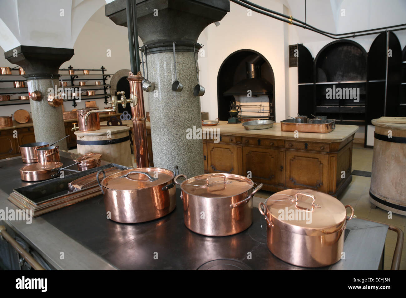 RPG OAB AD <33 Old-19th-century-german-kitchen-display-inside-neuschwanstein-castle-ECYJ5N