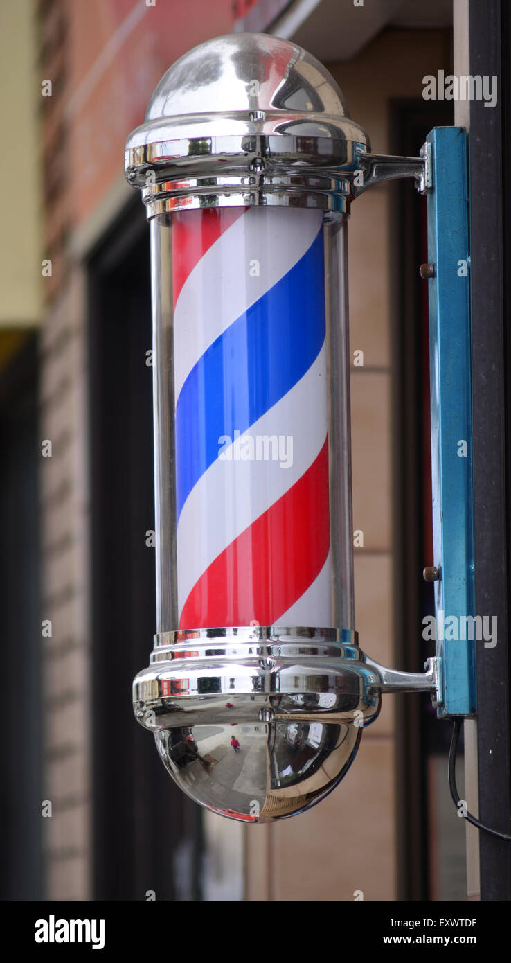 Atividade Isa American-barber-pole-sign-with-a-helical-stripe-red-white-and-blue-EXWTDF