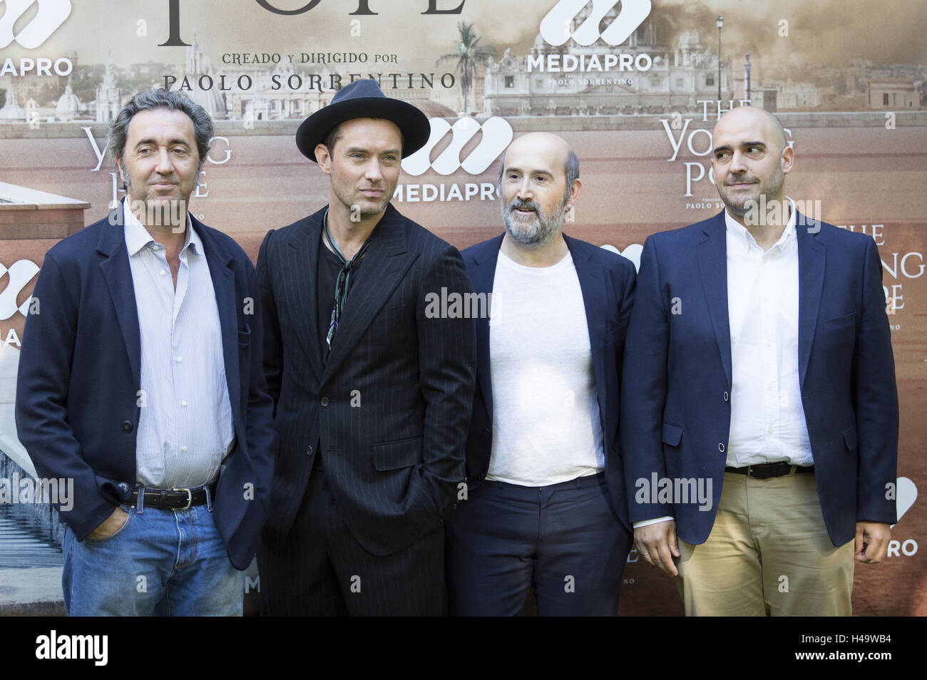 ¿Cuánto mide Javier Cámara? - Altura Madrid-spain-11th-oct-2016-paolo-sorrentino-jude-law-javier-camara-H49WB4