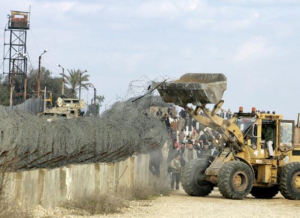 Des civils fuient Gaza pour l'Égypte Diapo_gaza4