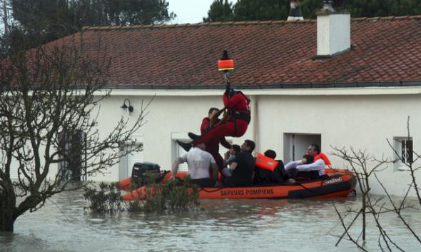 La tempete Xinthia a frappé l'ouest de la France ce week-end Diapo_RTR2B2AM