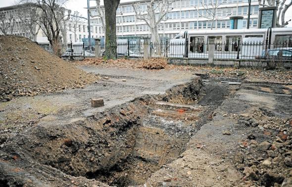 Une muraille à Strasbourg Article_2402-STR03-ARCHEOLOGIE