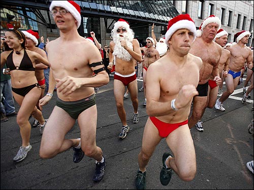 What if Santa came to your house wearing only a speedo... 1166309880_5083