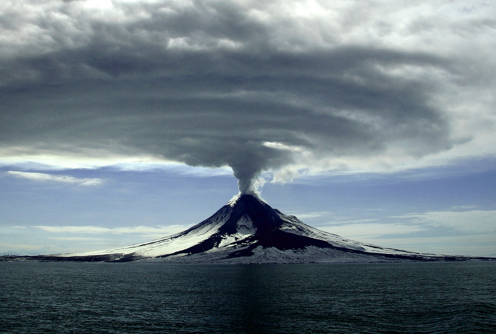 TOTALLY AWESOME VOLCANO PIX FROM BOSTON.COM Volc8