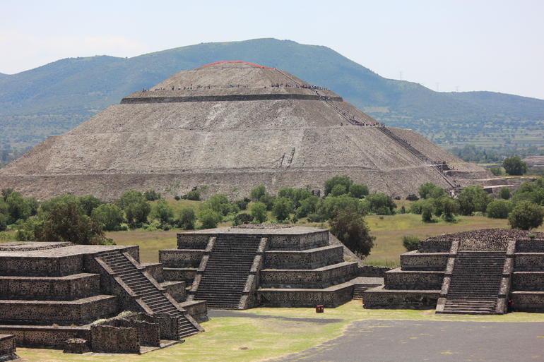 Meksiko - Page 6 Pyramid-of-the-sun-photo_5159414-770tall