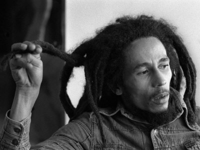 Bob Marley - Pics Bob-marley-jamaican-reggae-singer-writer-talking-duing-an-interview-for-the-daily-mirror