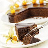 OS APETECE UN CAFE , ENTRAR QUE YA VEREIS QUE RICO ESTA - Pgina 10 Frank-wieder-a-piece-of-sacher-torte-with-physalis