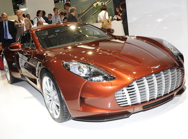 Siêu xe Aston Martin One-77 màu cam nâu tuyệt đẹp Autoproastonmartiniaa201110322b