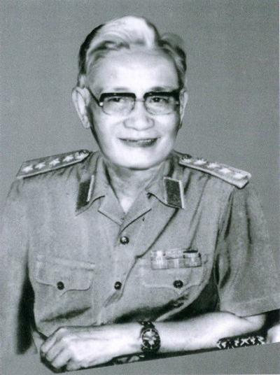 Chân dung 12 vị Đại tướng trong Quân đội nhân dân Việt Nam 6-dai-tuong-le-trong-tan-le-trong-to
