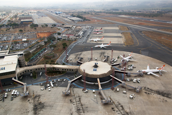 [Brasil] Inframerica assume administração do Aeroporto Internacional de Brasília (DF) Brasilia_Patio_Canal_Piloto