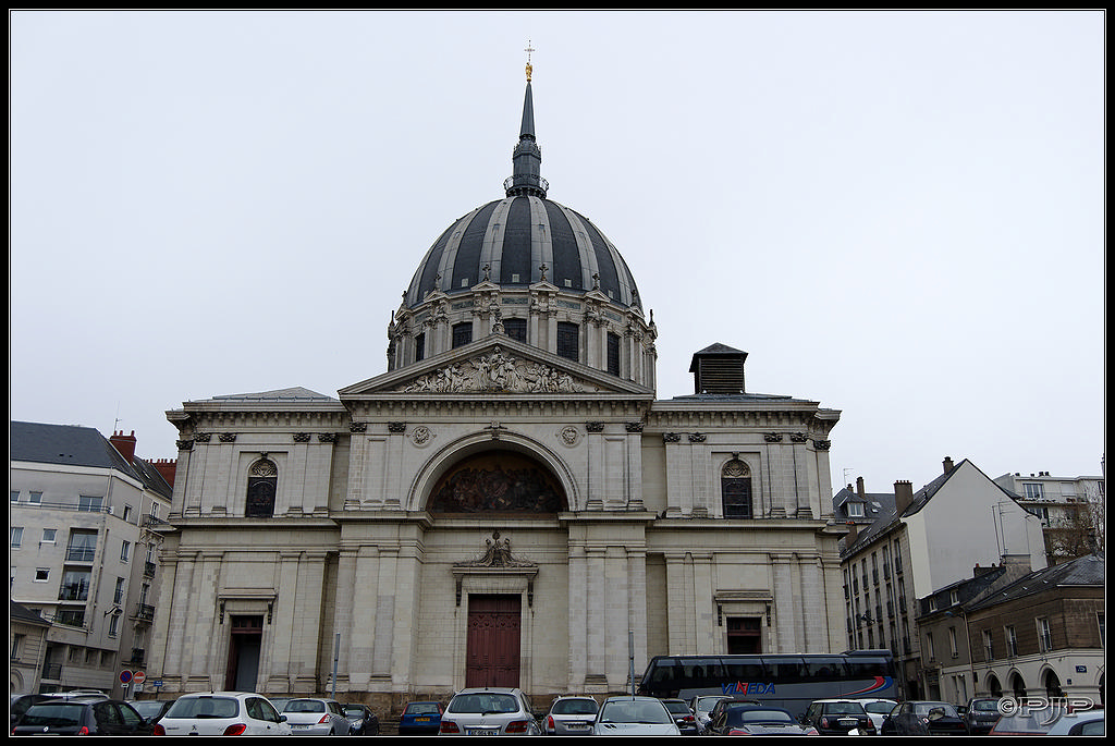 Église Notre-Dame-de-Bon-Port (appelée aussi Saint-Louis) 20130322_IMGP9717_DxO_1024-400koMax