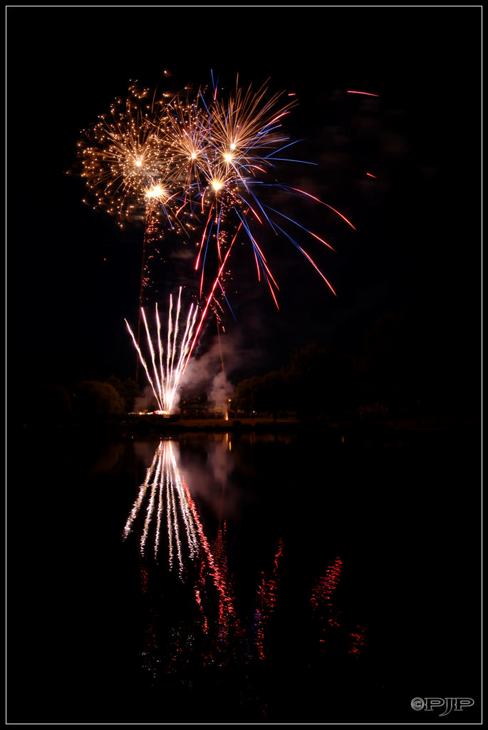 Spectacle pyrotechnique "Zebrazil" 20140711_230045_158084_IMGP0276_DxO_1024-400koMax