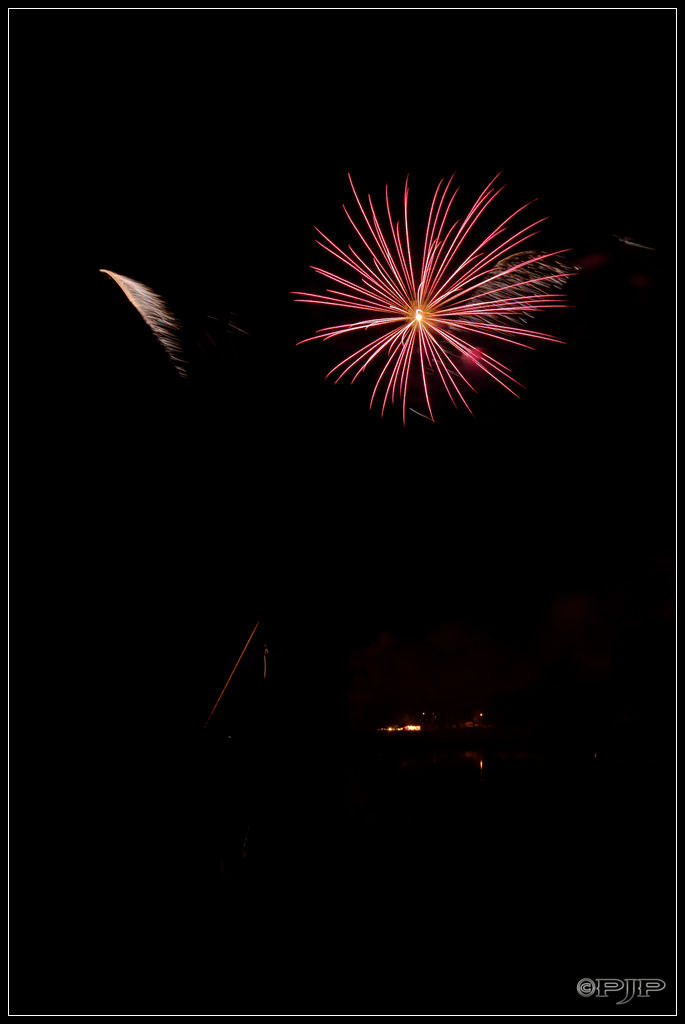 Spectacle pyrotechnique "Zebrazil" 20140711_231304_158406_IMGP0598_DxO_1024-400koMax