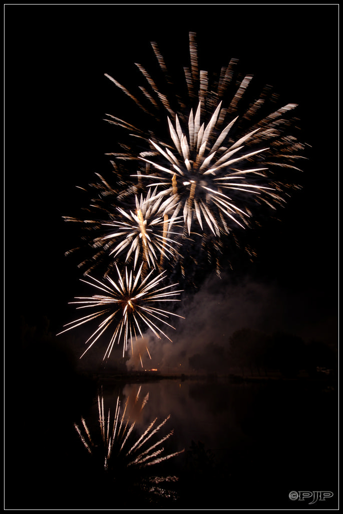 Spectacle pyrotechnique "Zebrazil" 20140711_231854_158526_IMGP0718_DxO_1024-400koMax