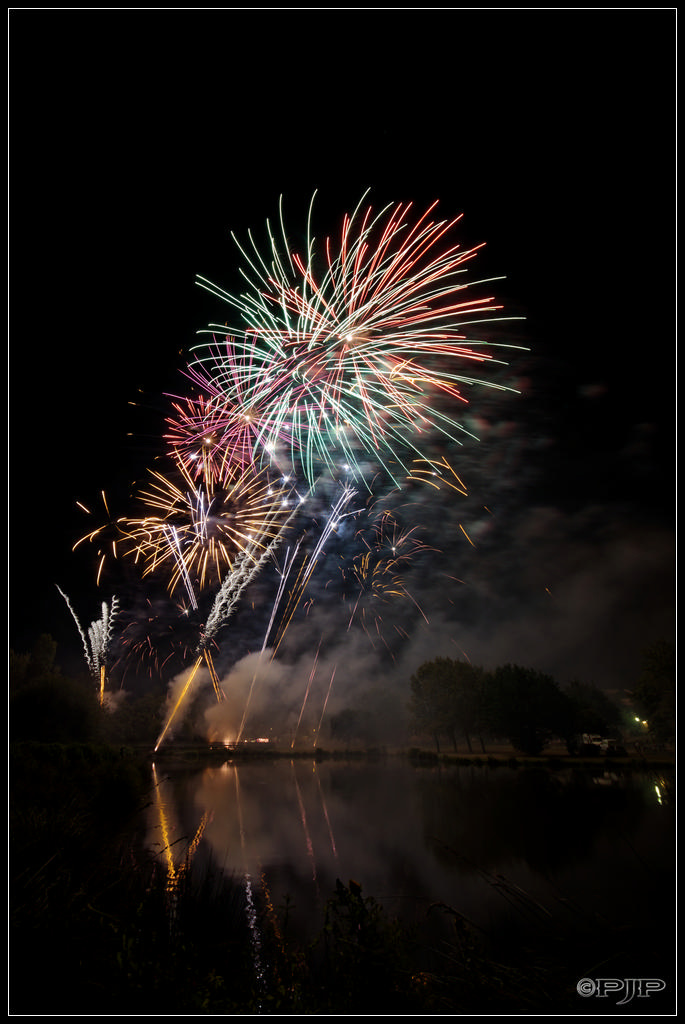 Spectacle pyrotechnique "Zebrazil" 20140711_231956_158546_IMGP0738_DxO_1024-400koMax