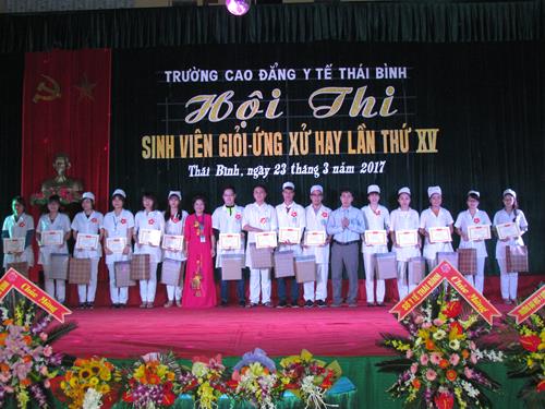 Hội thi Sinh viên giỏi - ứng xử hay Trường Cao đẳng Y tế Thái Bình lần thứ XV năm 2017 Img_0465-copy