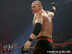 [MNR] 10/05/10 - Match 3 : HBK VS Randy Orton 4live-kane-26.04.09.4