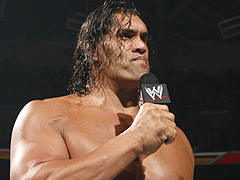 [SmackDown]{Apres match}Kane parle de Khali et de SmackDown Khali2_Ebene_1_2