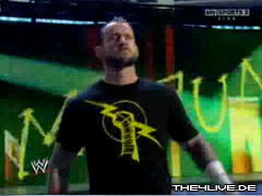 CM Punk est dans la place 4live-cm.punk-07.02.11.21