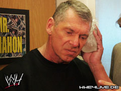 Résultats Monday Night Raw 12/12/2011 4live-vince.mcmahon-11.02.08.2