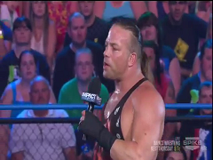 Rob Van Dam veut des explications de la Rated-R Superstar K-vlcsnap-2012-05-31-02h01m58s102