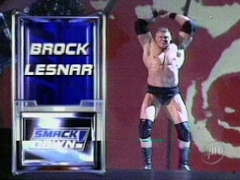 [RAW] ( mr anderson vs brock lesnar et partenaire )  Brock_entrance_02