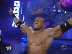 Résultats de ECW du 20/06/2012  Lashley_wins_02