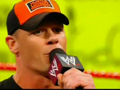 John cena arrive dans la federation et veut parler a ses fans Cena01