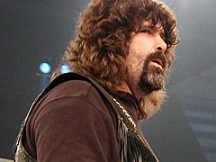 Mick Foley sur le ring pour une annonce... EXPLOSIVE! Mick12_Ebene_1