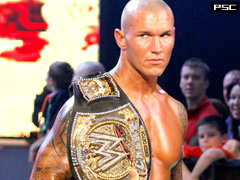 Randy orton marche fierement vers le ring RKO_Raw_22