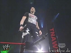 Captain Charisma  speak  contre un membre de raw  matt Hardy Christian_taunt_03