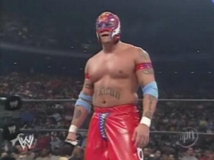 ¡si soy un retaco, viene sobre este ring el probado: Rey mysterio! Rey_speak_11